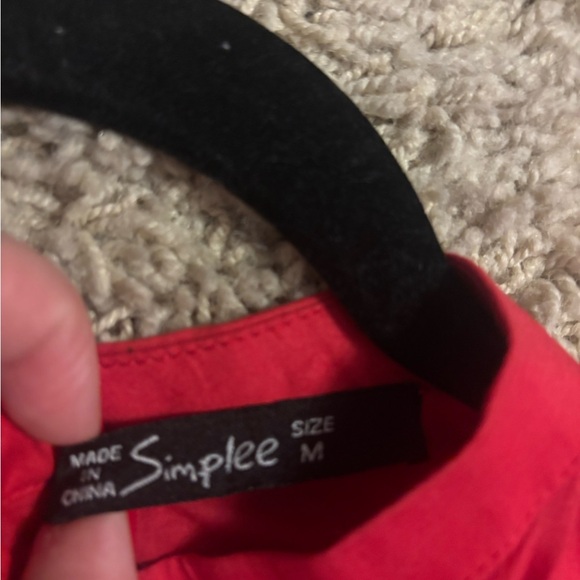 Red Sleeveless pattern Top - Picture 3 of 3